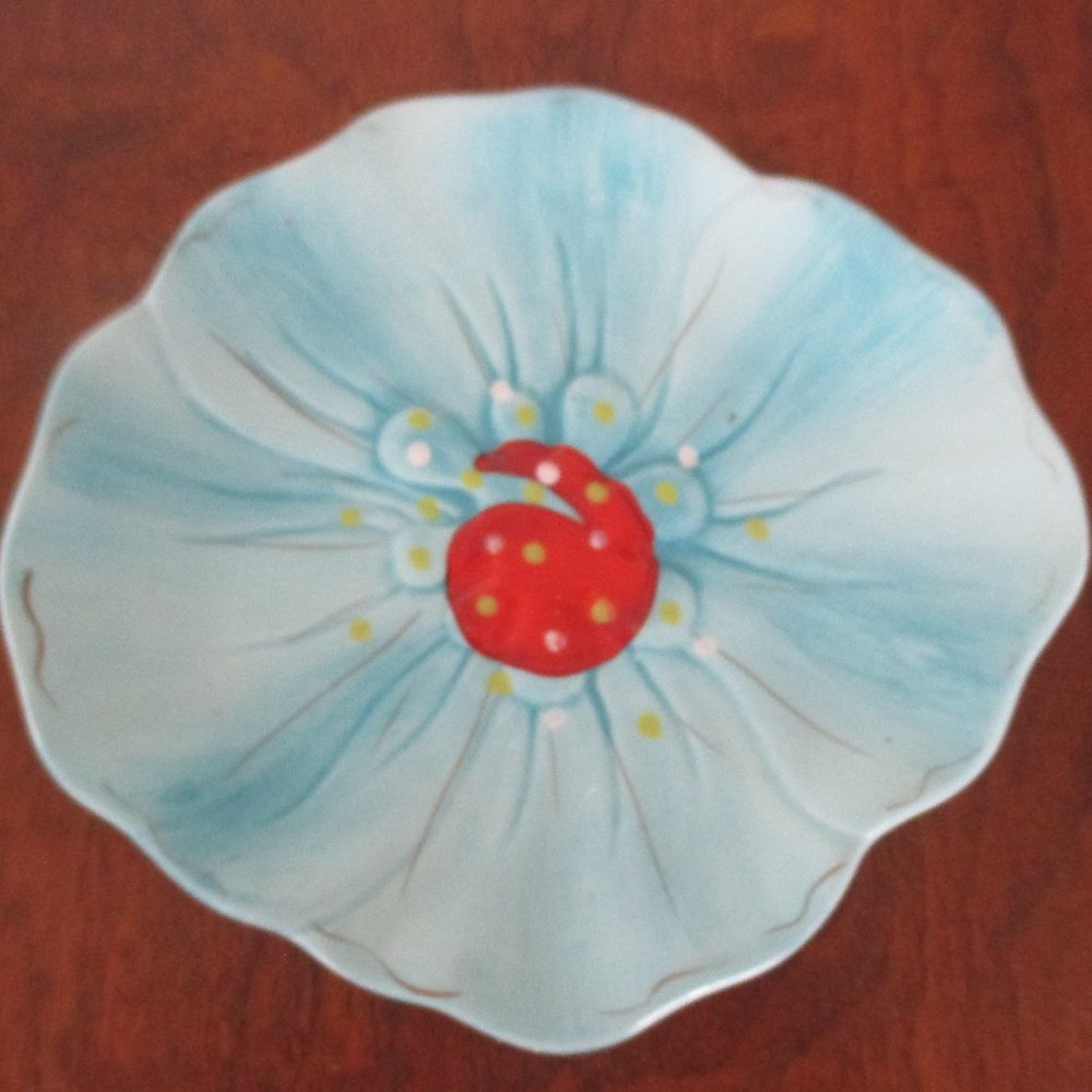 Chloe by Laurie Gates Colorful flower shaped plate 7 inch dessert or salad plate
